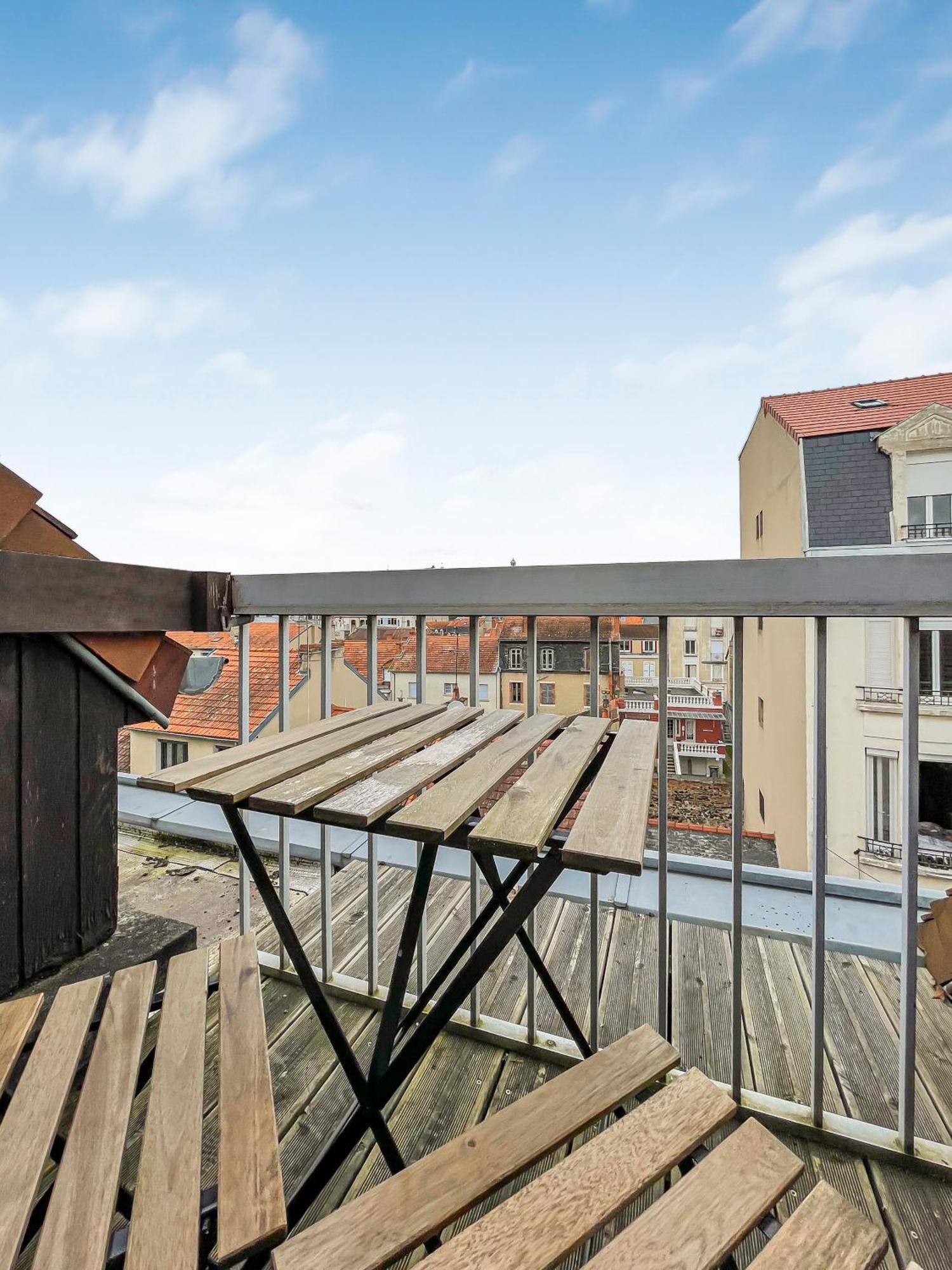 Apartamento Pied-A-Terre A Montluçon Exterior foto